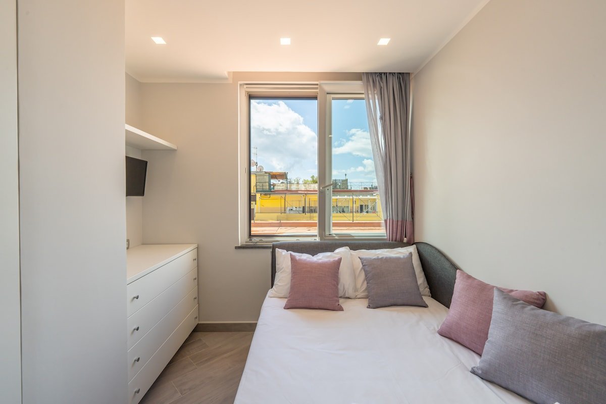 [Chiaia Rooftop] Sea & City Skyline Views gallery image 5