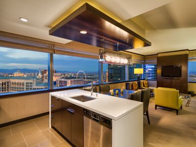 Best 2 BR Corner Penthouse @ Vdara! Stunner Views!