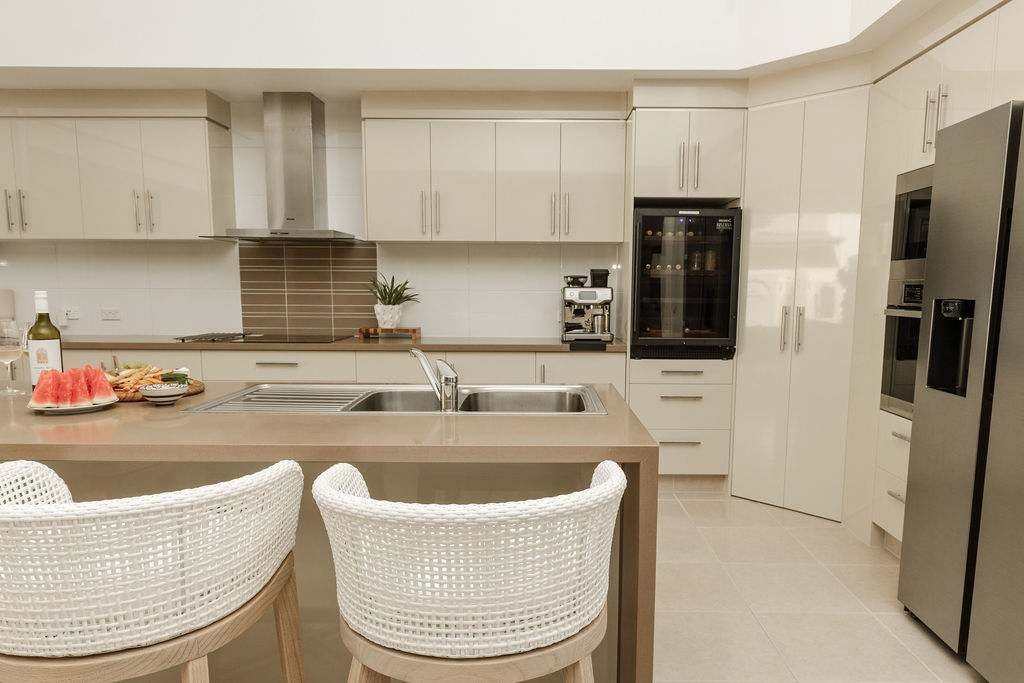 Whitehaven ~ 100m to Beach + Private Pool gallery image 3