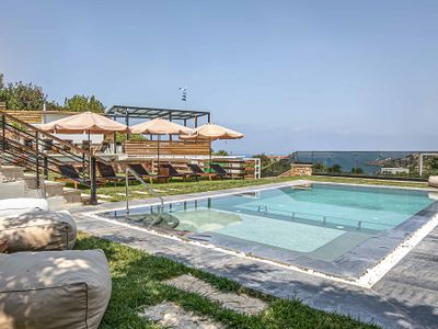 Staras Villa | Heated Pool and Jacuzzi
