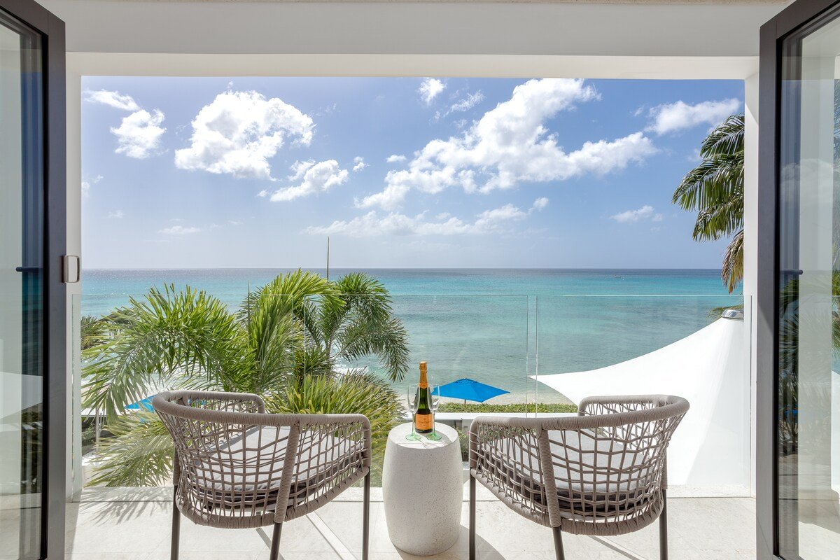 Dolphin Beach House gallery image 2