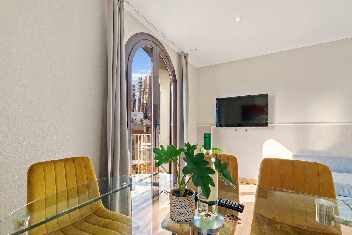 Design Apartment Sagrada Familia / Shared Terrace gallery image 2