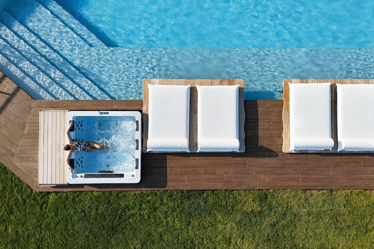 Defined by Sophistication: by etouri gallery image 5