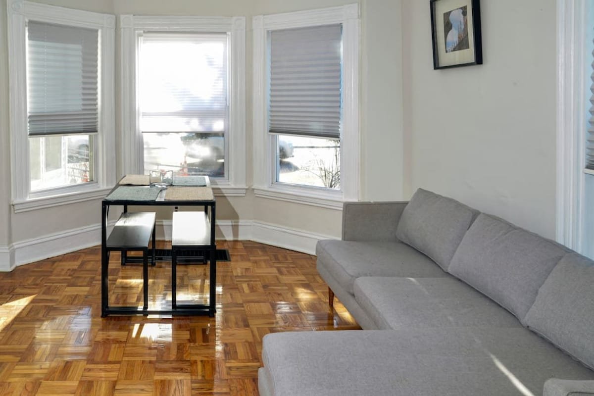 Boston Historical Urban Oasis gallery image 2