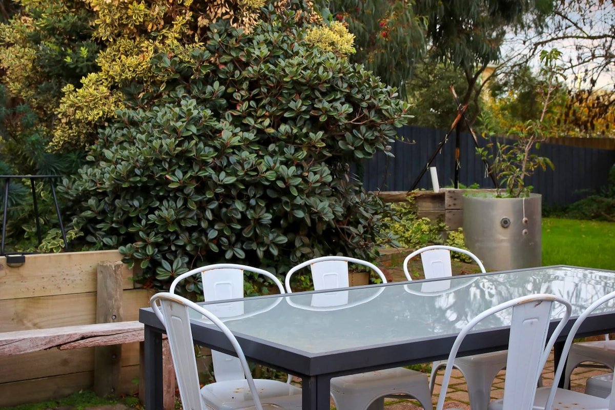 Cruickshank Retreat I Spa and Dip Pool gallery image 4