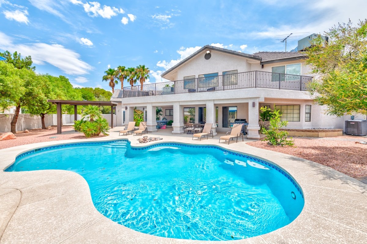 777Rentals – 8BR/6BA – Southwest Castle gallery image 2