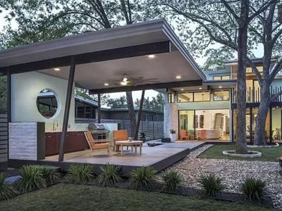 Bright Modern Villa+Guest House|Quiet City Escape