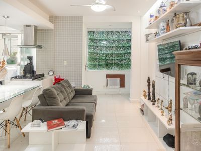 Beach & Metro 5min – Copacabana’s Best Spot