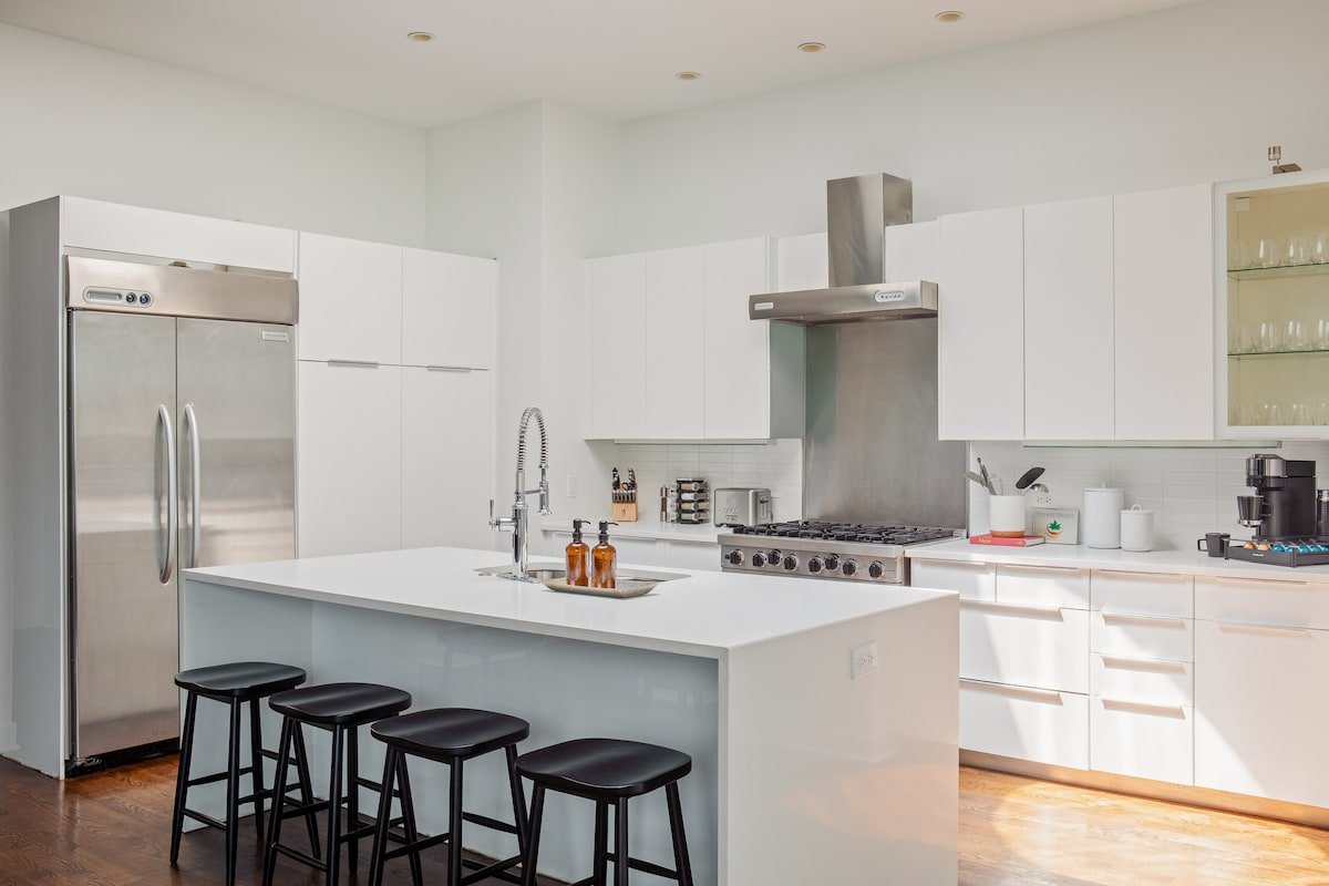 Luxury Penthouse Loft – Heart of Fulton Market gallery image 3