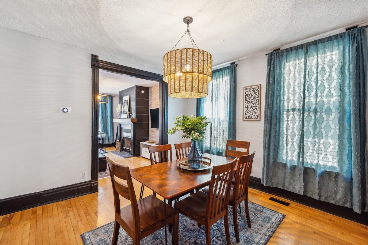 As Seen on TV: Safest Area Lincoln Park Duplex gallery image 5