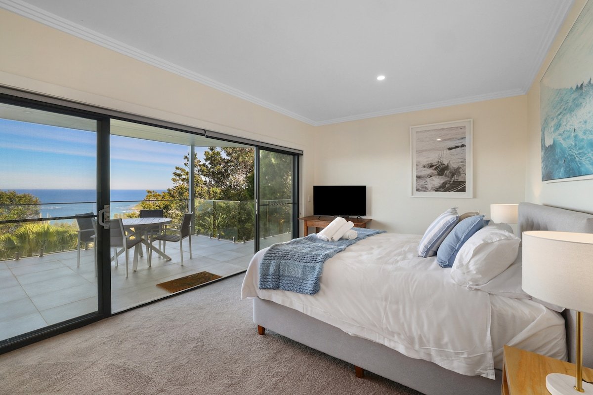 Bilgola – Luxury Modern House with Ocean Views gallery image 5