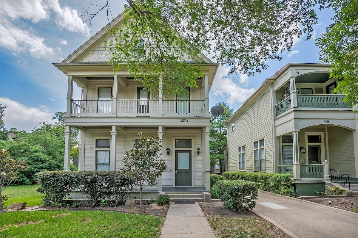 Charming State Thomas Home – Big Groups Welcome! gallery image 2