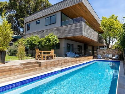 Majestic McCrae Luxury Pool Views to the Bay