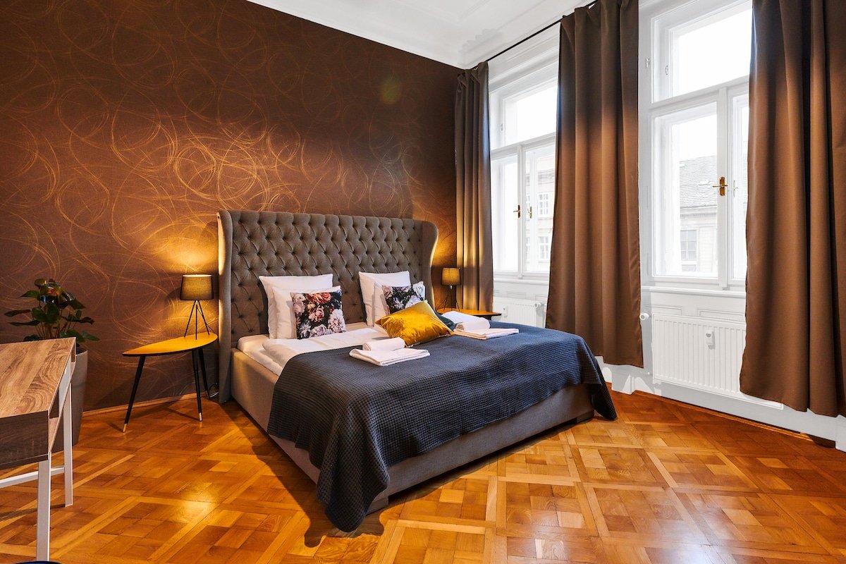 Exceptional Two Bedroom Lesser Town Apartment gallery image 2