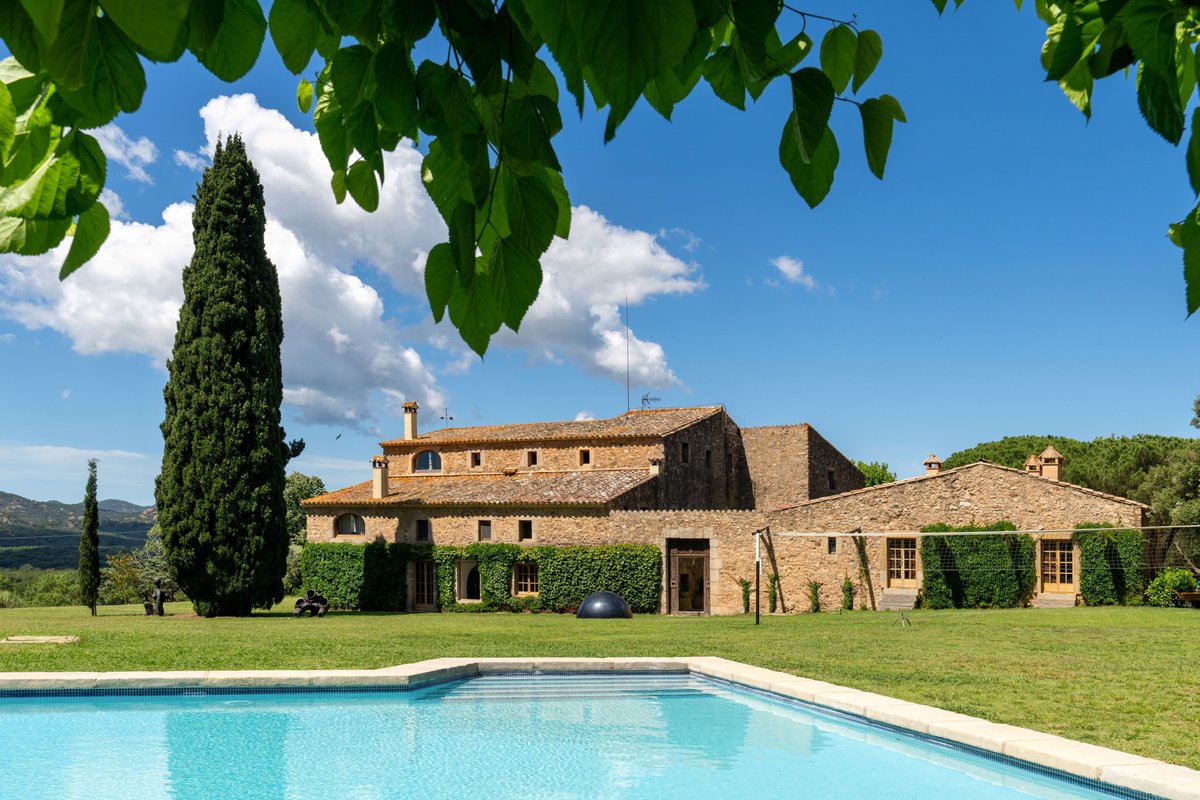 Mas Bou – Where Art Meets Authenticity