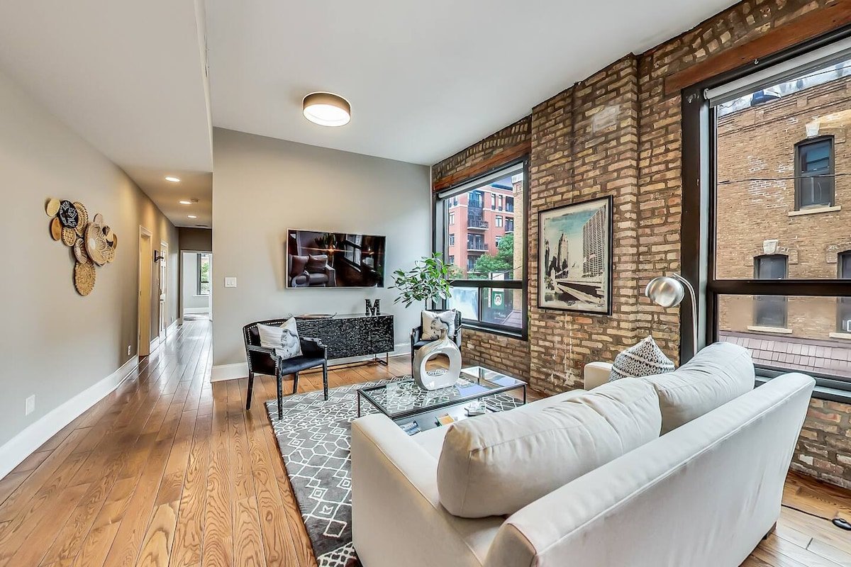 Lovely 4 Bedroom Spot located in Charming Old Town gallery image 4