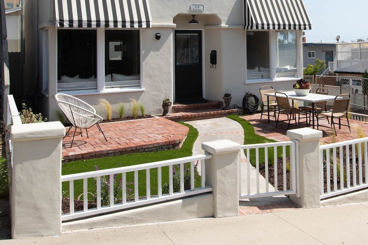 Beach House*Steps to Sand*Outdoor & Rooftop Patios gallery image 2