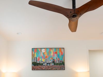 9 Beds | SoCo, Rainey, SXSW, UT and St. Edwards U.