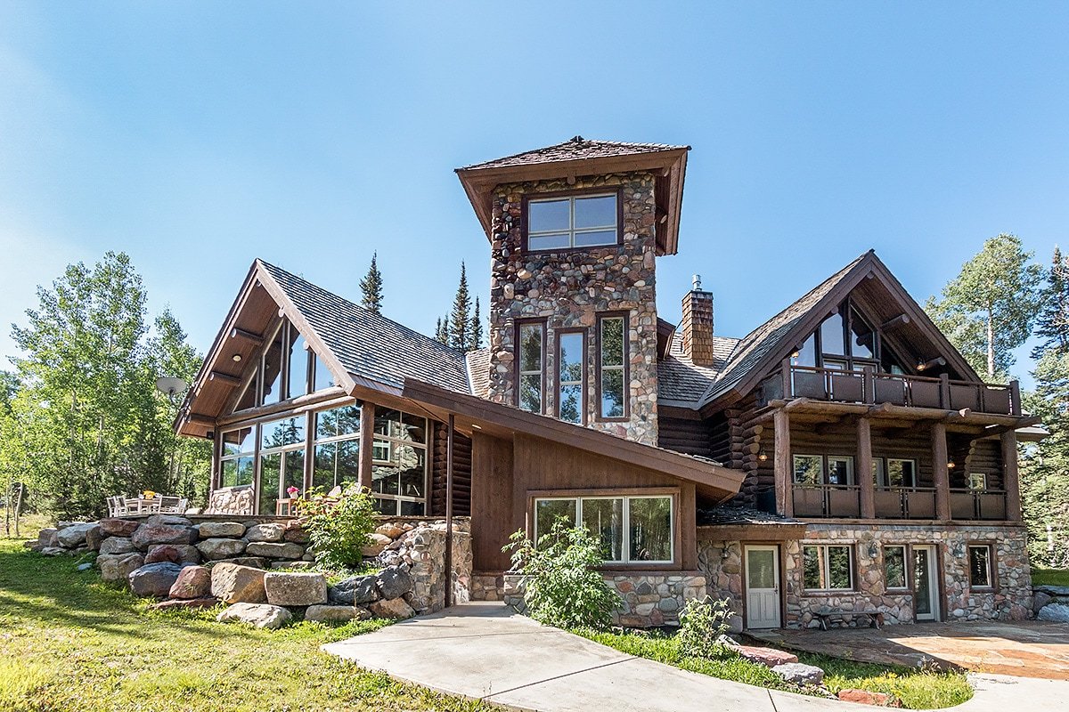 ALPEN RIDGE – Elevated Luxury Estate with gallery image 3