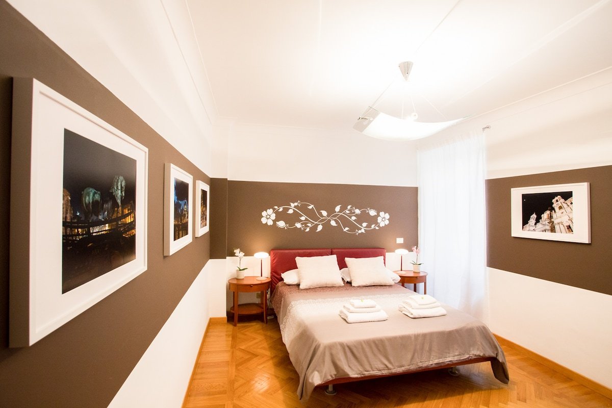 Heart of Rome – Polacchi 42 Apartment gallery image 3