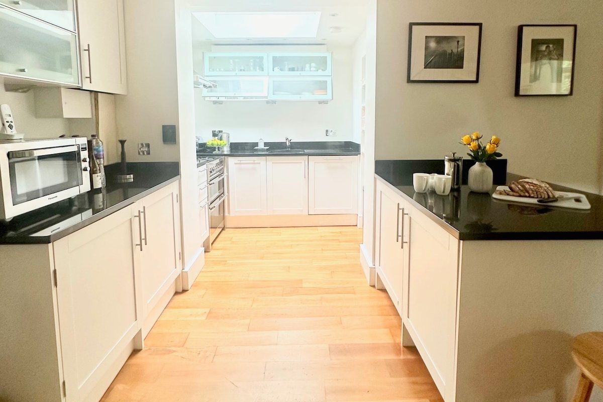 Serene retreat nestled in elegant St John’s Wood gallery image 5