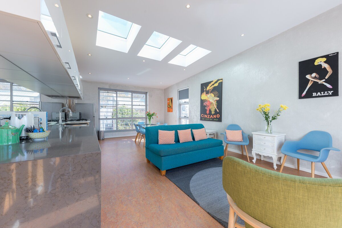 Designer house in quiet street on city doorstep gallery image 3