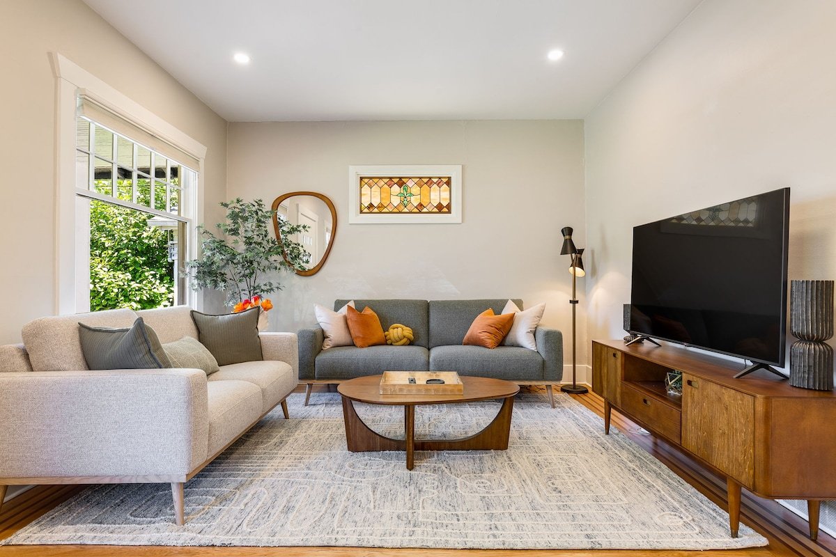 Hilltop Gem | 3B | Central QA | Walk to Kerry Park gallery image 4