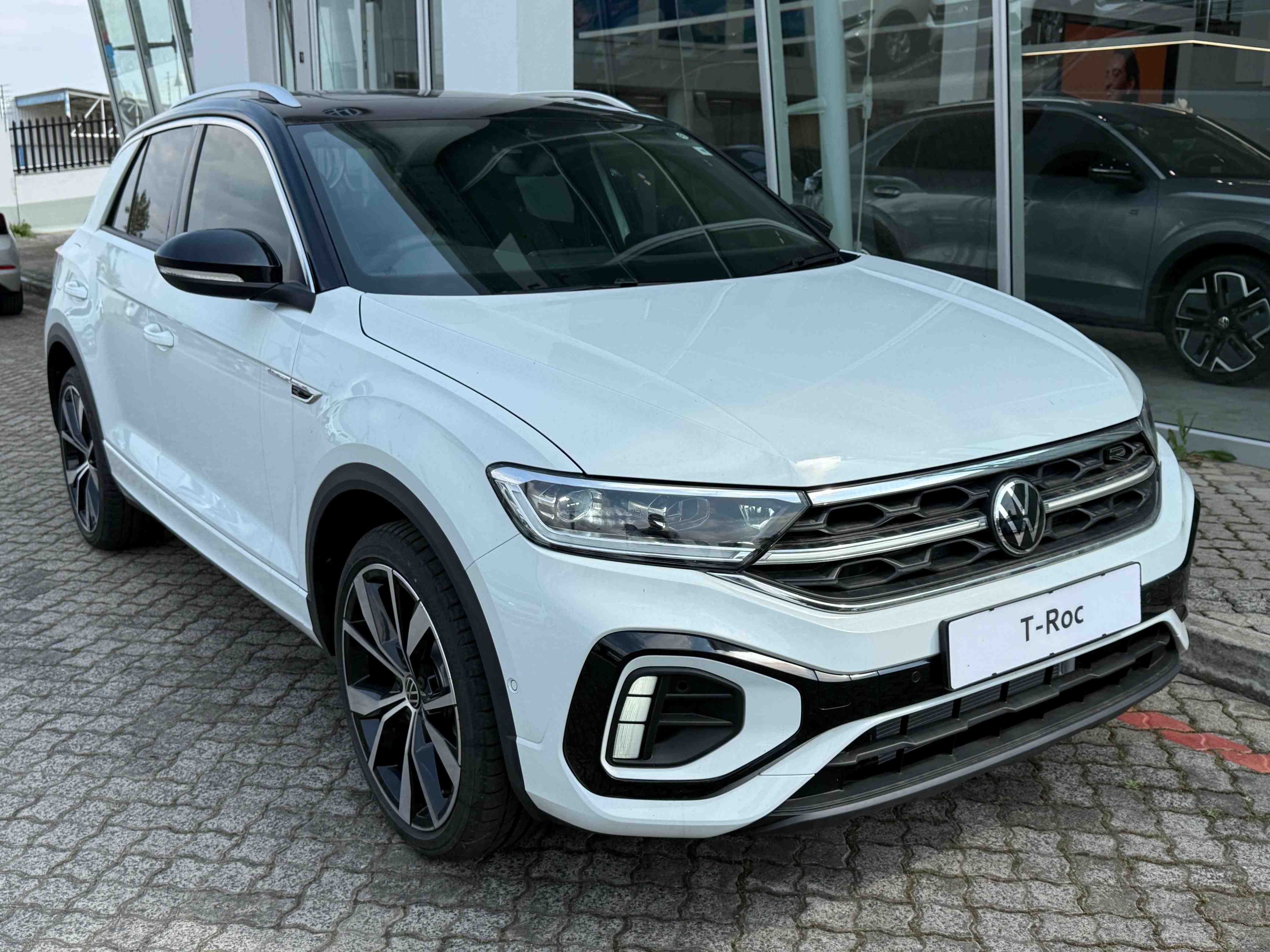 VOLKSWAGEN T-ROC 2.0 TSI 4M R-LINE DSG for Sale in South Africa