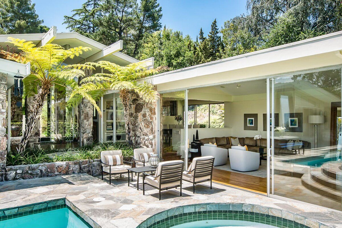 Hollywood Hills Mid-Century Modern gallery image 5