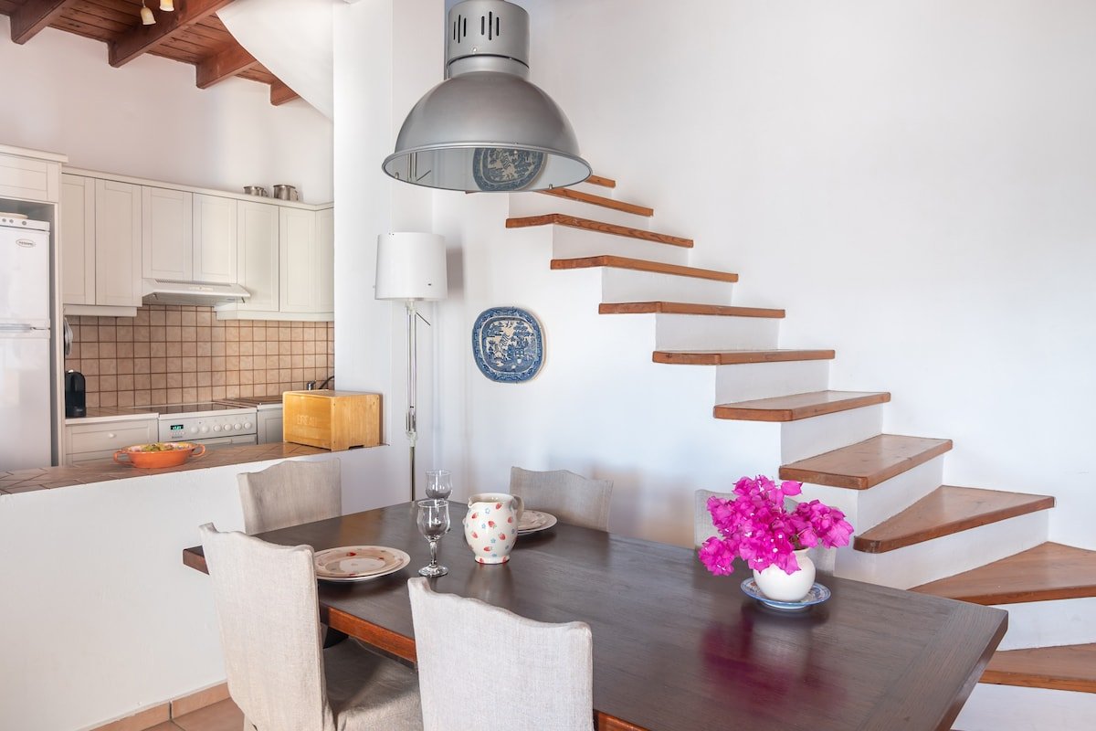 Beautiful Traditional Villa in Patmos gallery image 5