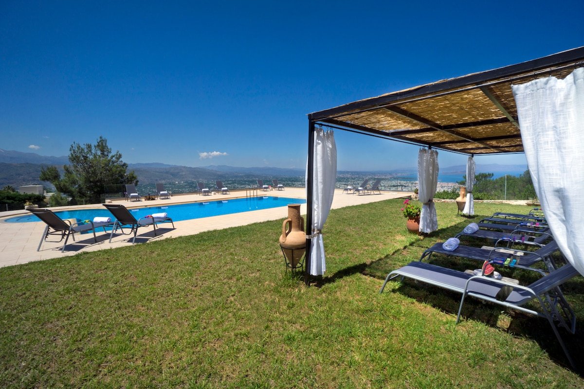 Golden Key Villa, 13 BD, private pool, sea views! gallery image 5