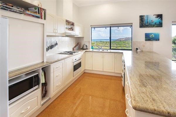 Illawong House Surfers Point Margaret River gallery image 5