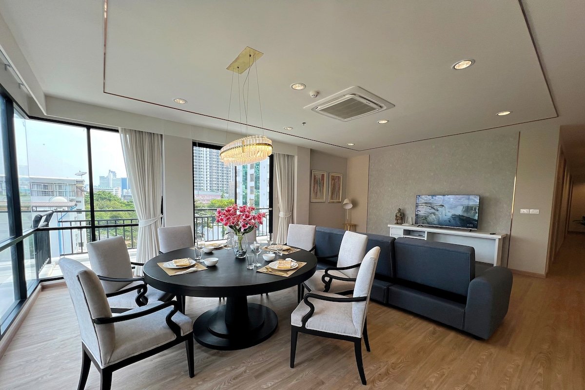 401: Luxury 4Beds 4BA High Ceiling, City/Pool View gallery image 2