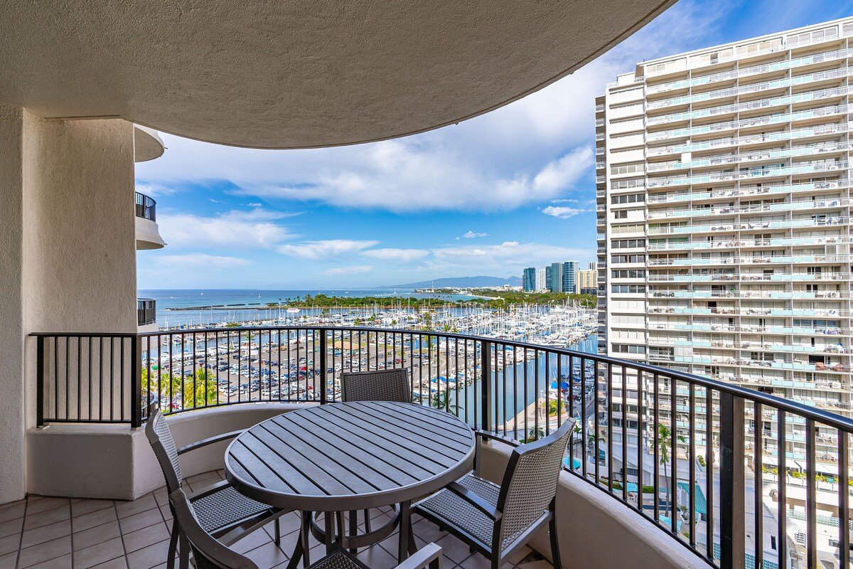 Two 2BR Condos @ Hilton Lagoon Tower gallery image 4