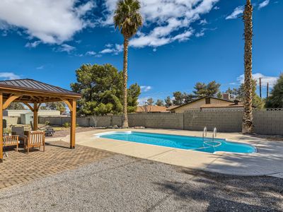 Gorgeous 6b/4b VILLA .5acre *POOL* 5 min to Strip