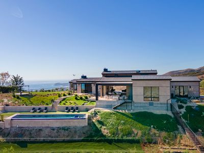 Spectacular Ocean and Mountain View Luxury Home