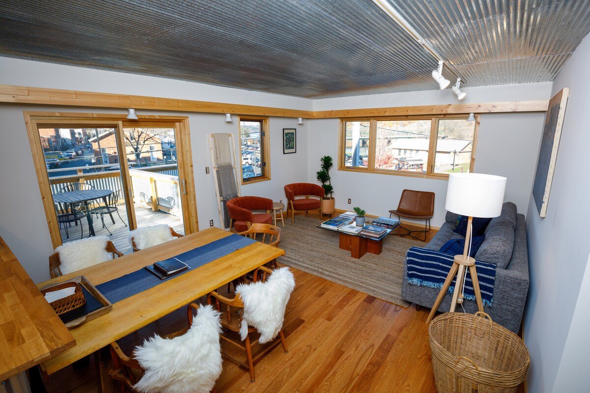 Commander-North Bin. DT Stillwater. River Views! gallery image 4