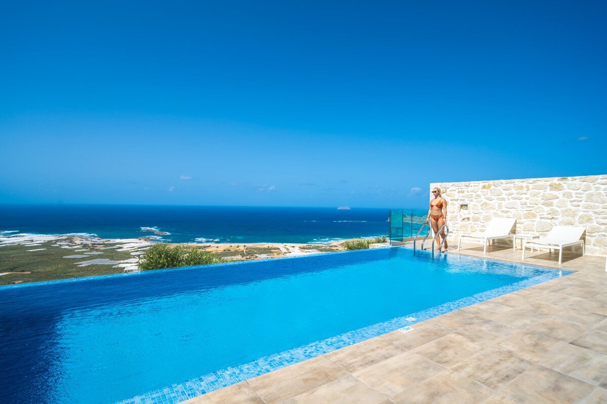 New Lux Villa-3 Infinity pool-3 Jacuzzi- 23 sleeps gallery image 4