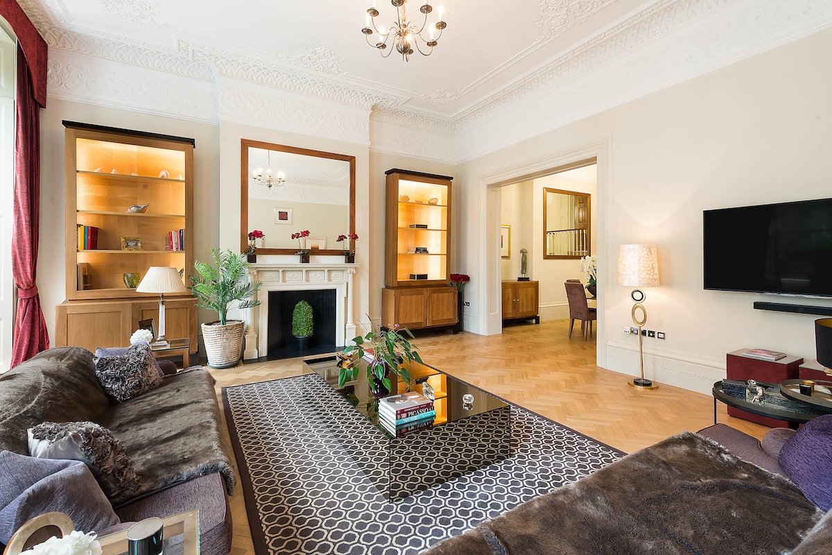 Grand Ambassadorial Duplex Apartment Hyde Park gallery image 3