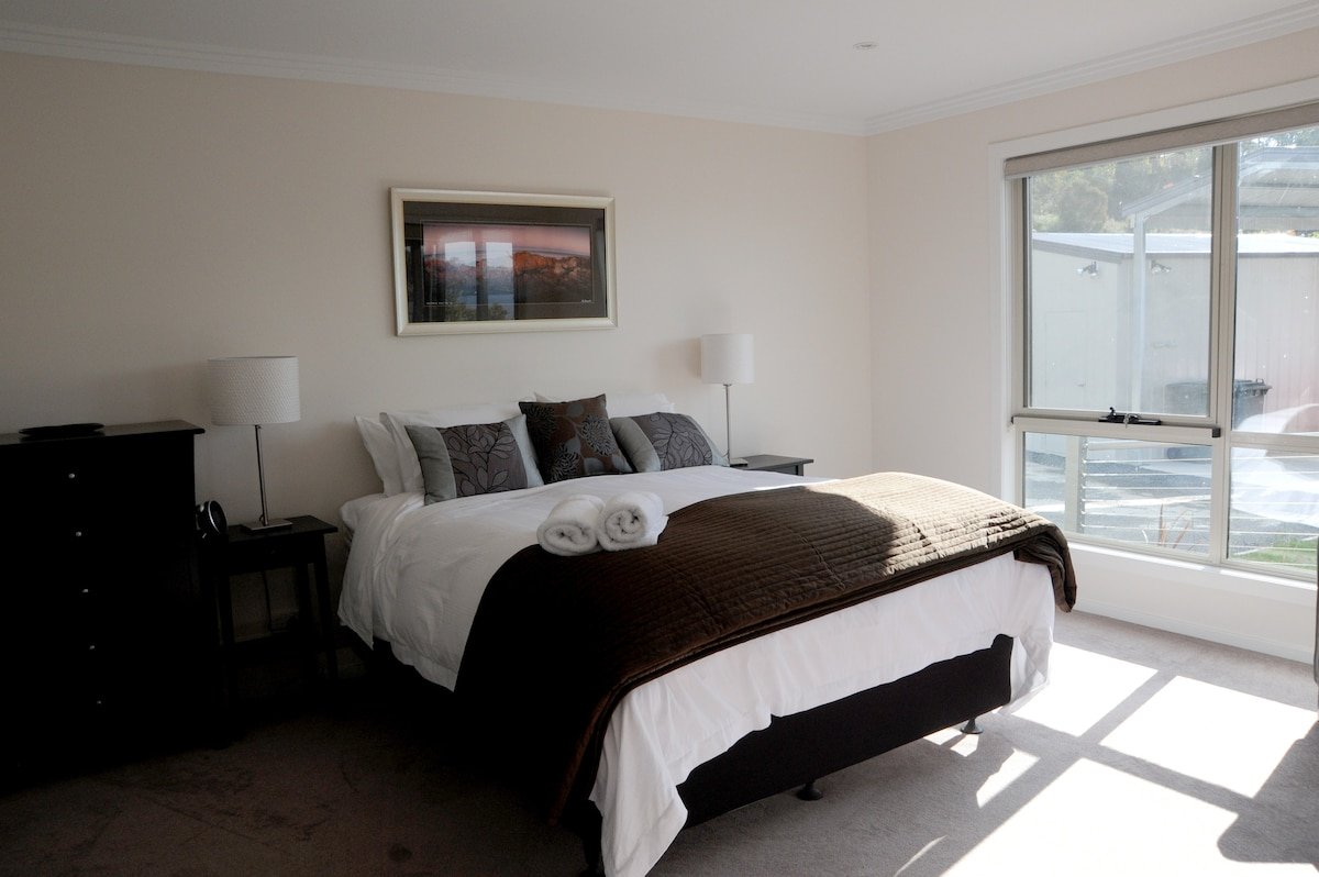 Esperance Landing Luxury Retreat gallery image 3