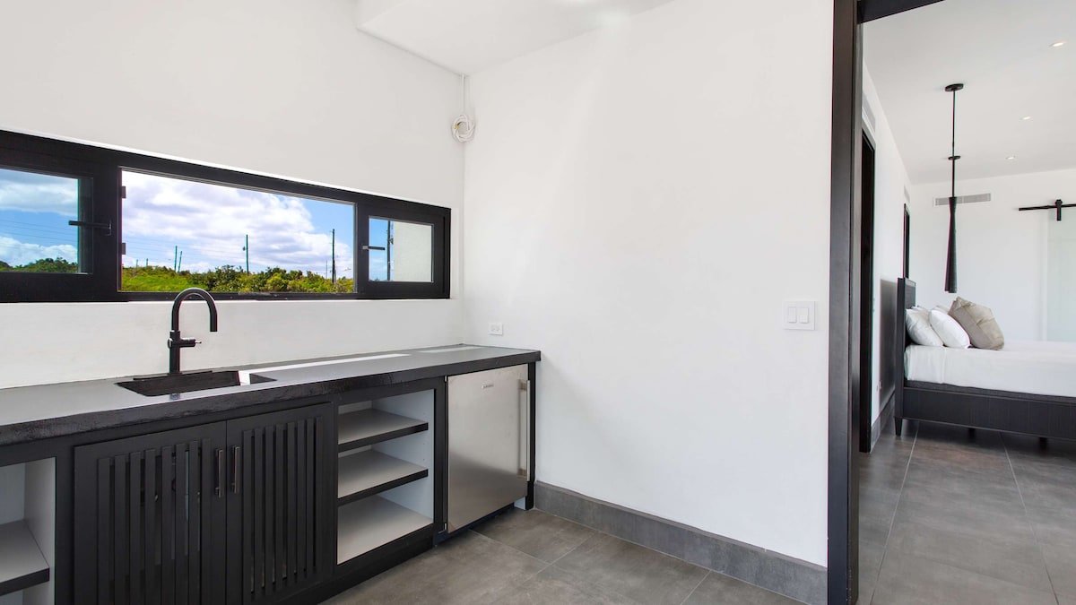 Modern cliff side Villa with Private Pool gallery image 2