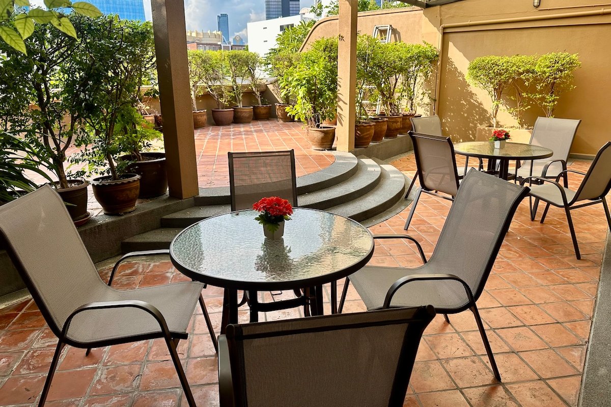 FreeAirportTransfer to Picturesque Central House gallery image 4