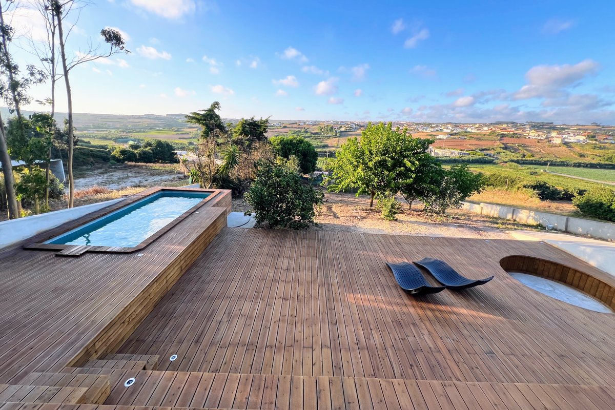 Villa Sol Nascente: 4-Apt Coastal Escape (16 ppl)