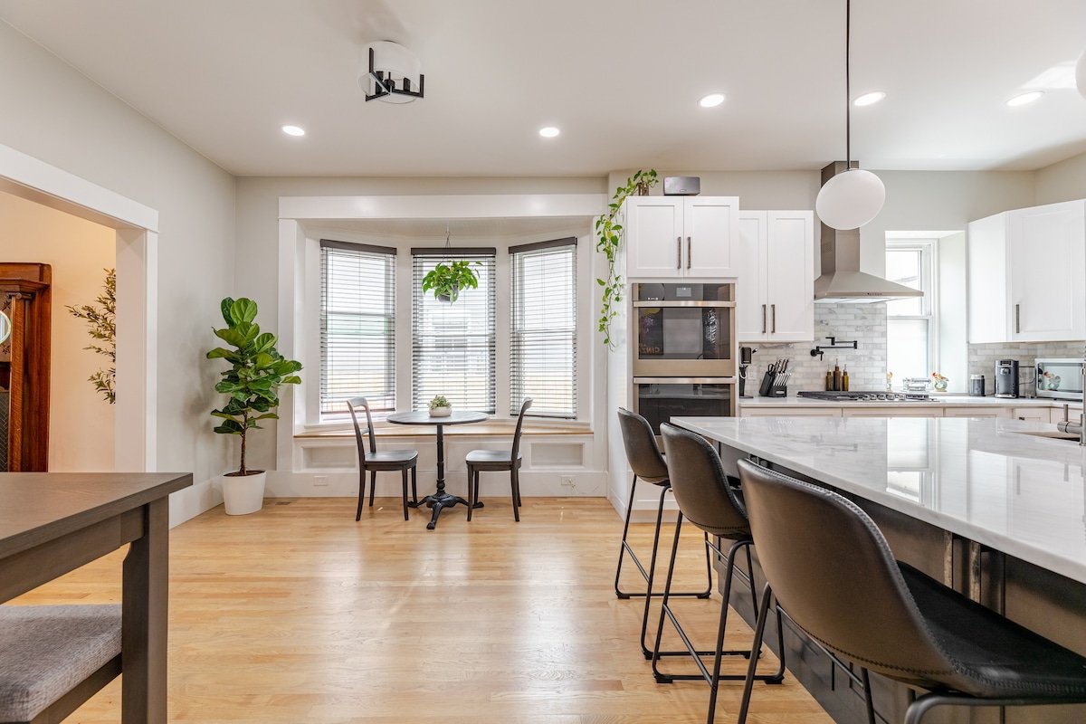 Denver Luxury Home | HOT TUB | Private Yard gallery image 3