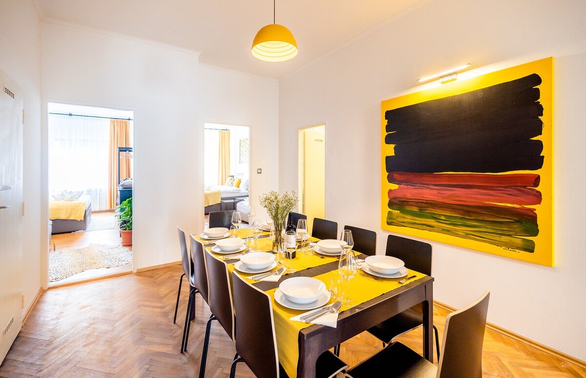 4BR+2BATH Prague AUTHENTIC at Historical center gallery image 3