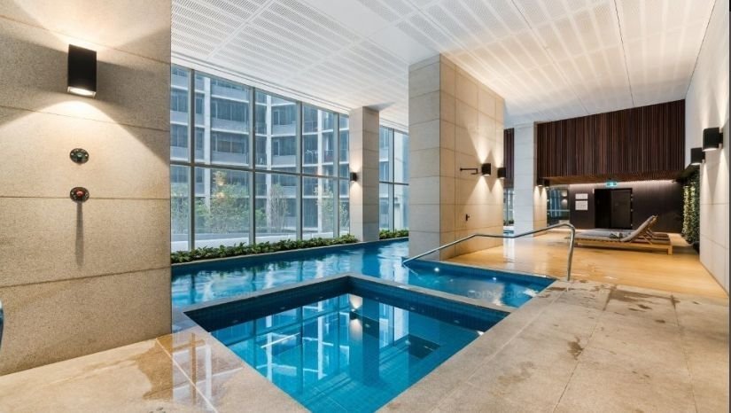 Central City Escape: Skyline Views, Pool & Carpark gallery image 3