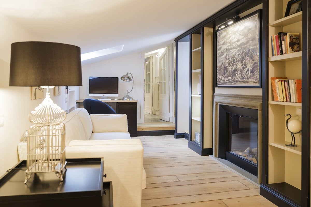 Luxury window on Florence gallery image 4