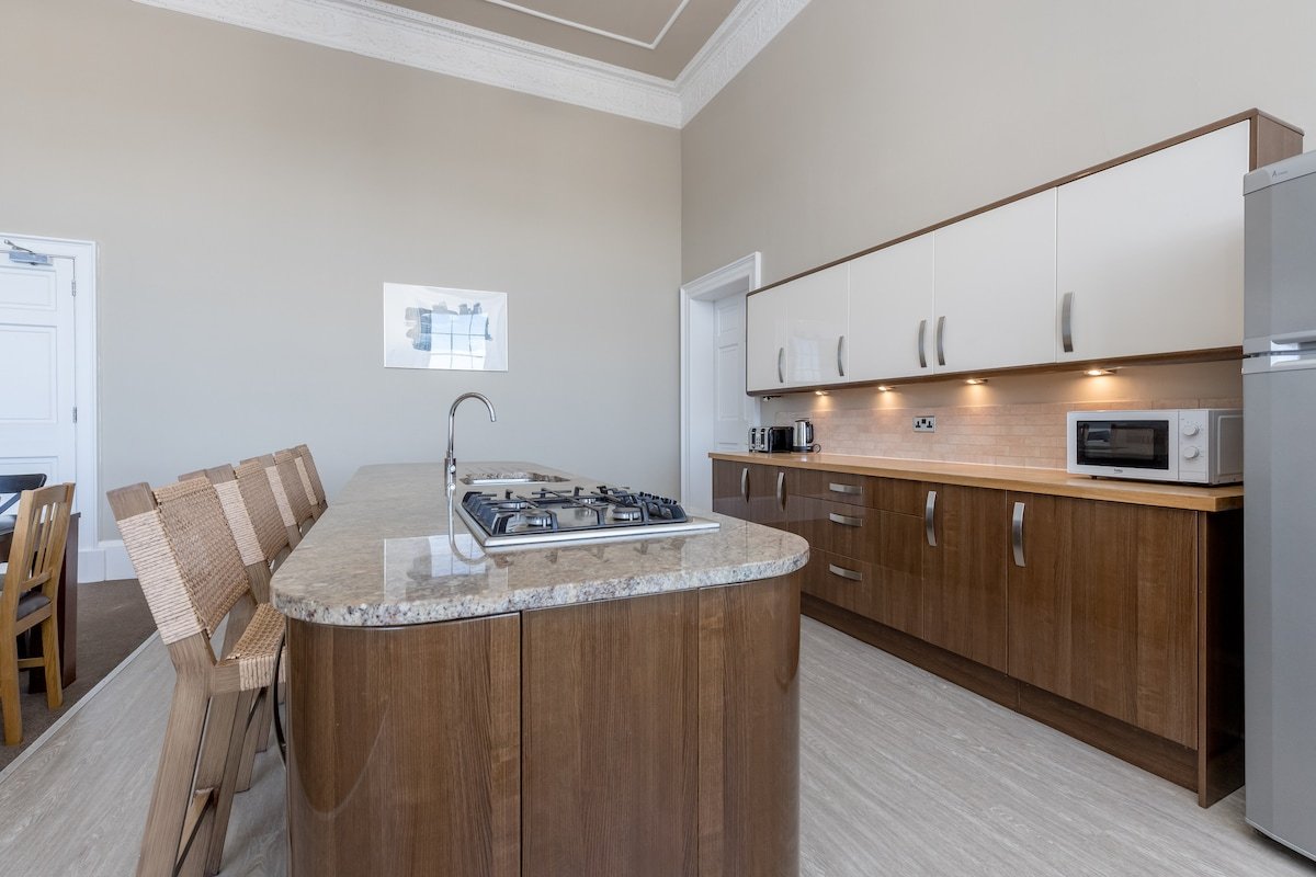 York Place City Centre 3 bedroom Apartment gallery image 5