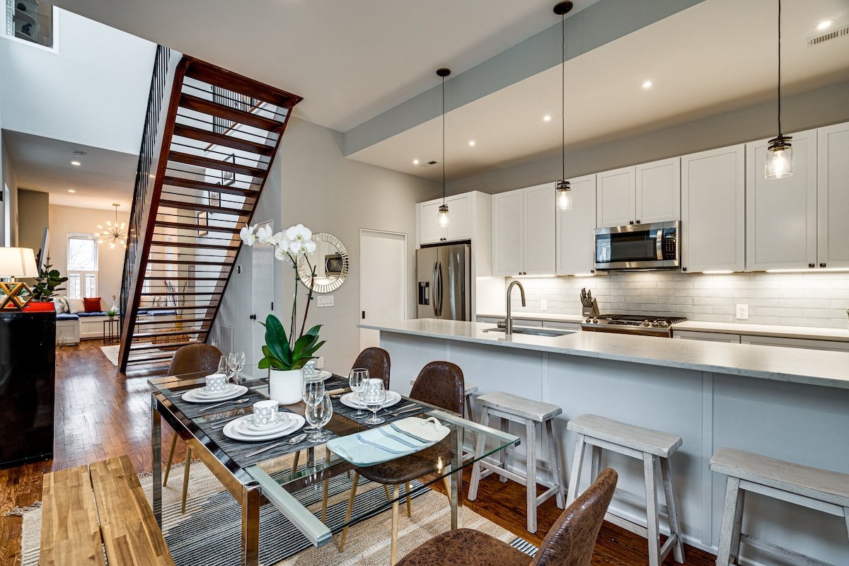 Stunning Home on Capitol Hill gallery image 5