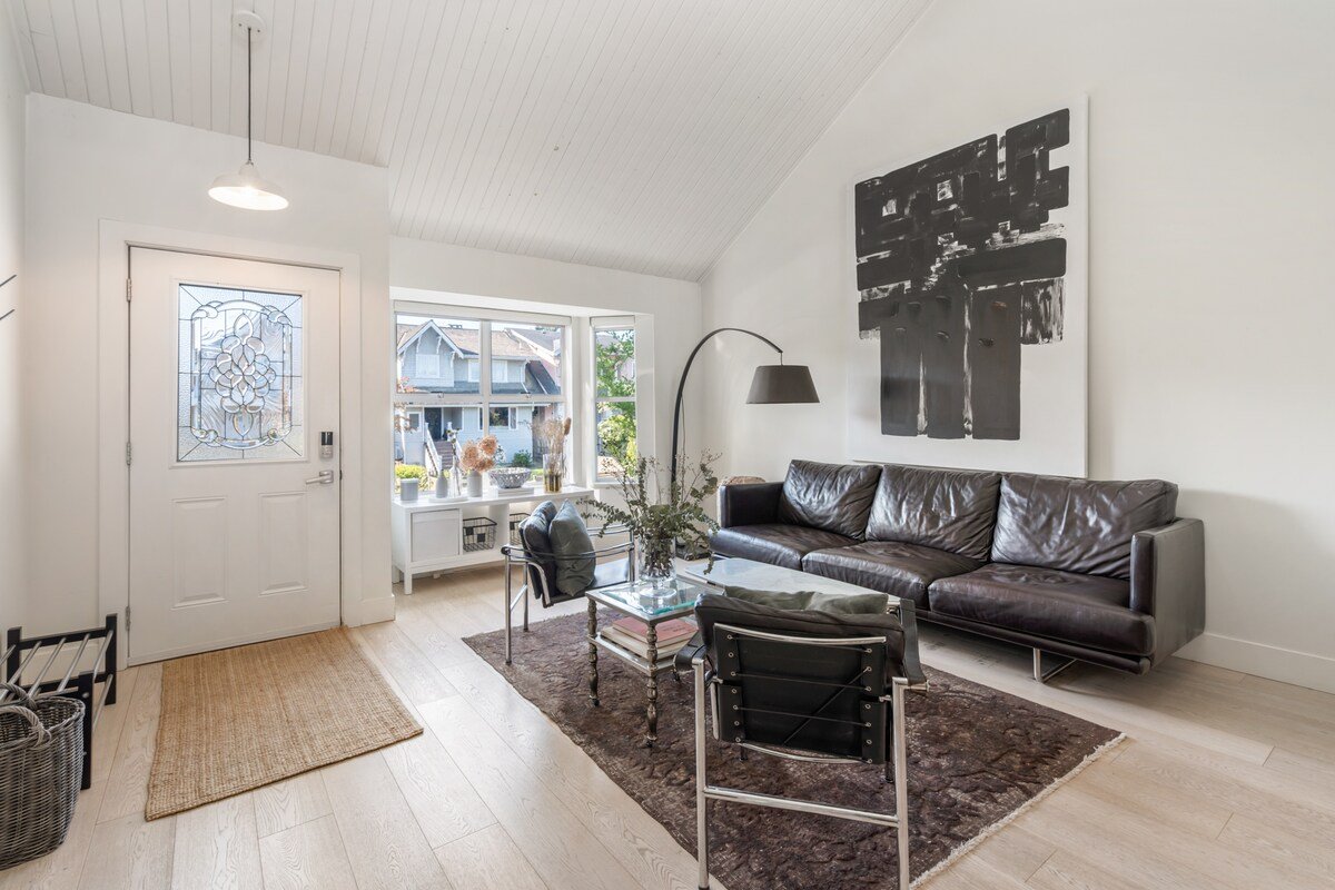 1,600 sqft Luxury Beach Home in Kitsilano gallery image 5